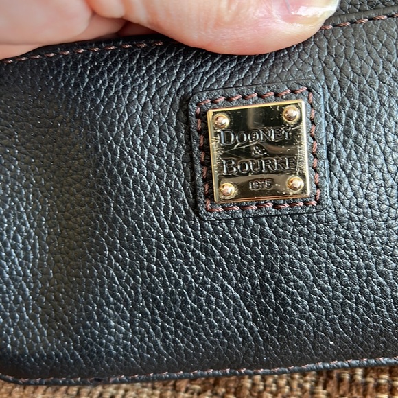 Dooney & Bourke Black Belvedere Ambler Pebbled Leather Crossbody Bag - Picture 8 of 9